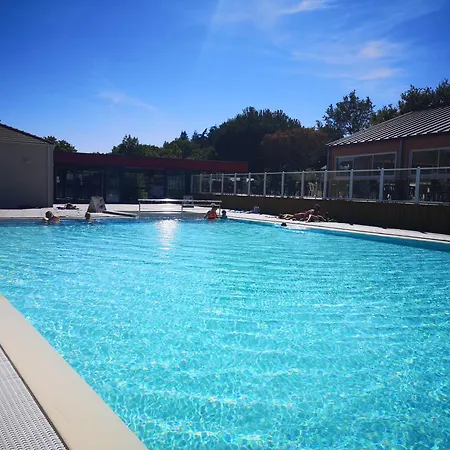 Parque de Campismo Au Bois Du Cé à 3km Du Puy Dufou
