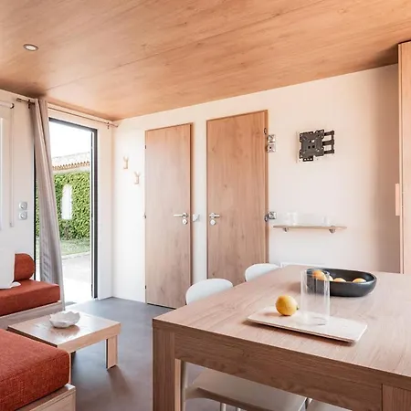 Au Bois Du Cé à 3km Du Puy Dufou * Chambretaud