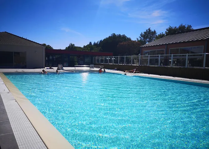 Parque de Campismo Au Bois Du Cé à 3km Du Puy Dufou