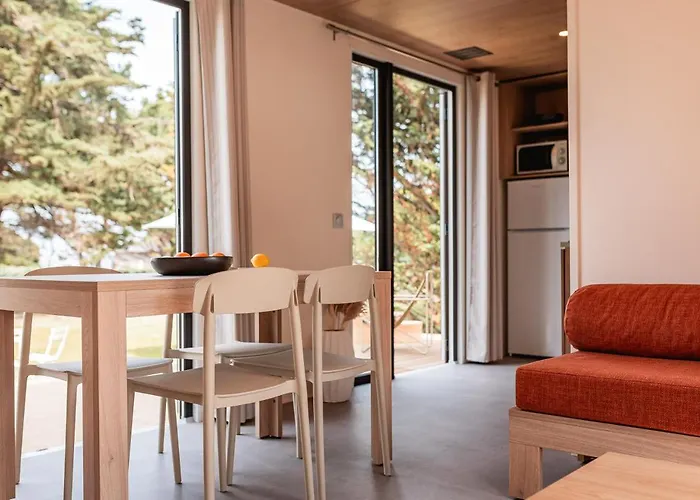 Au Bois Du Cé à 3km Du Puy Dufou *