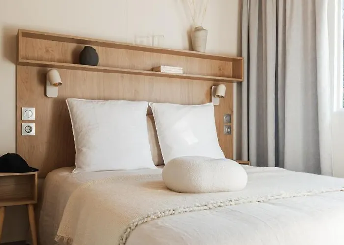 Au Bois Du Cé à 3km Du Puy Dufou *